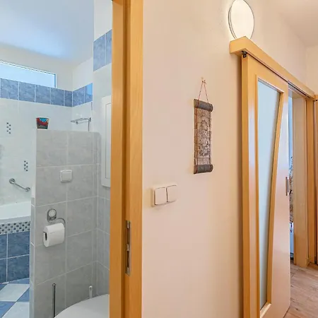 A Private In A Shared Flat - Soukromy Ve Sdilenem Byte Kwatera prywatna