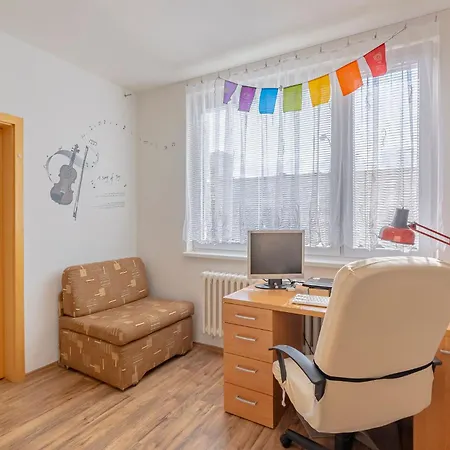 Homestay A Private In A Shared Flat - Soukromy Ve Sdilenem Byte *