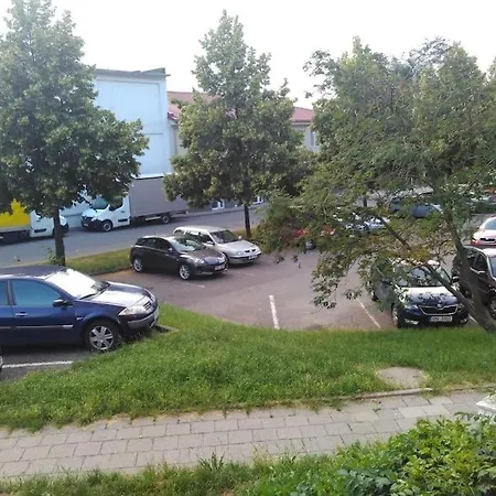 A Private In A Shared Flat - Soukromy Ve Sdilenem Byte Ołomuniec